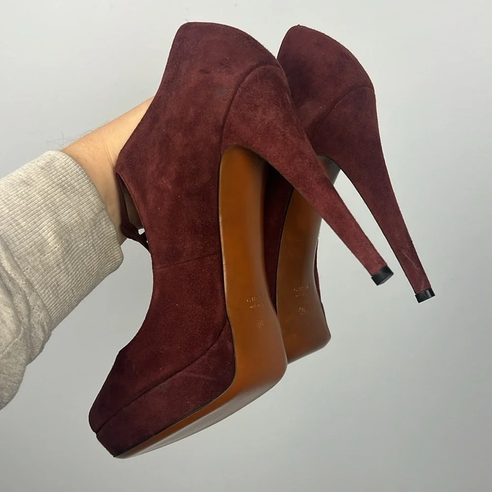 Gucci Betty classic t-strap burgundy high heel suede leather shoes size 40.5